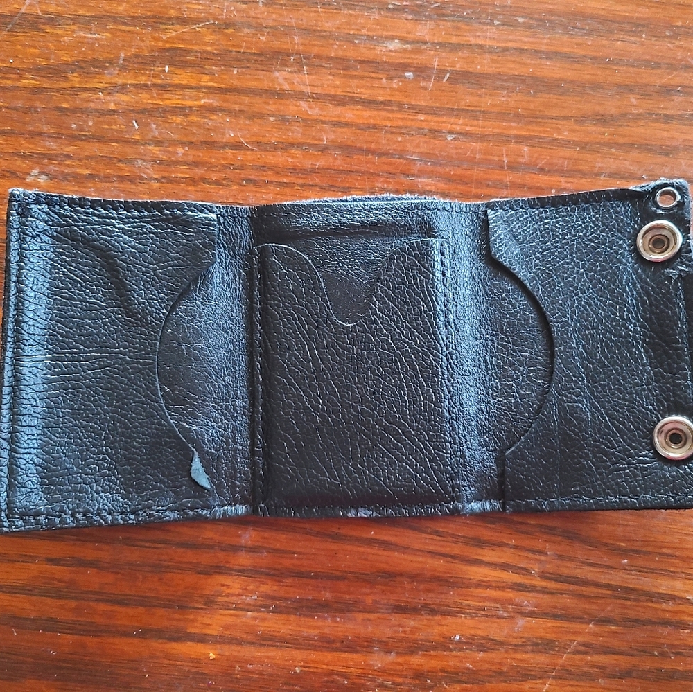 Mens Wallet - Picture 4 of 4